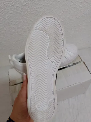 Zapatillas Adidas niño blancas y negras