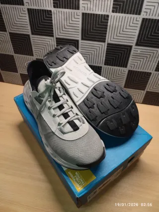 Zapatillas Columbia Grises y Blancas