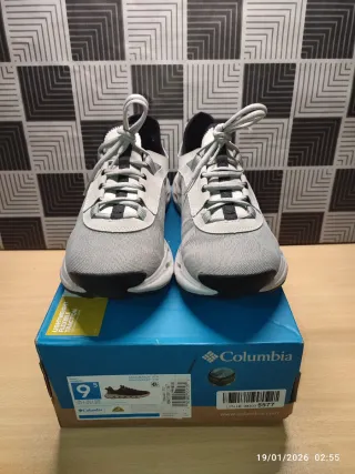 Zapatillas Columbia Grises y Blancas
