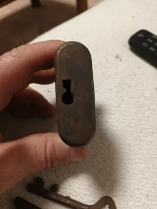 Candado antiguo con 2 llaves