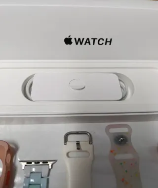 Apple Watch SE Multicolor y Plata