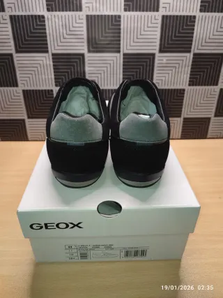 Zapatillas Geox Negras y Grises