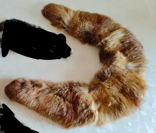 Collo in pelliccia beige e marrone