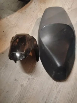 Asiento y guardabarros Aprilia 125