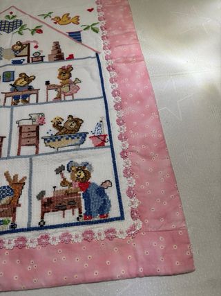 Copertina ricamata a mano orsetti 67x51 cm