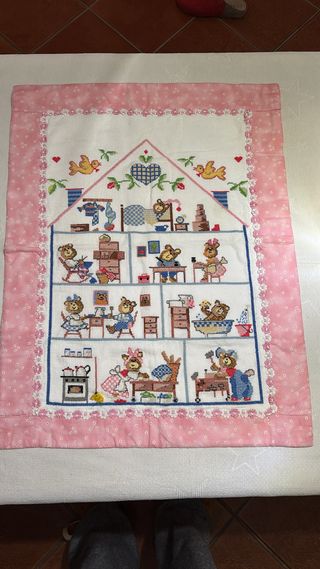 Copertina ricamata a mano orsetti 67x51 cm