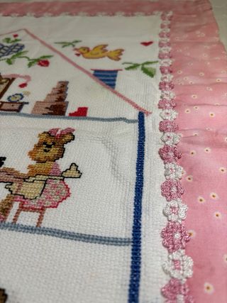 Copertina ricamata a mano orsetti 67x51 cm