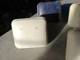 4 expositores pendientes polipiel y PVC