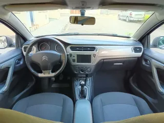 Citroen c-elysse muy cuidado