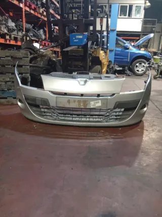 Paragolpes Delantero Renault Megane 3 (2008)