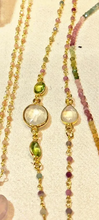 Pulsera Piedra Luna y Olivina Plata y Oro