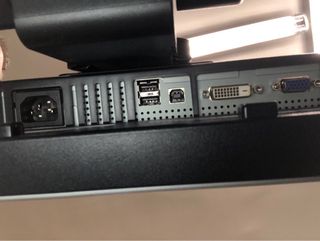 4 Monitores HP 1740.