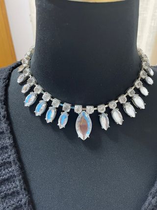 Gargantilla de plata con pedrería