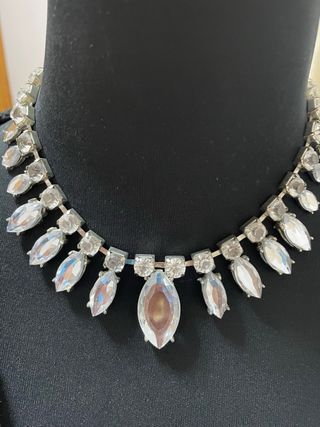 Gargantilla de plata con pedrería