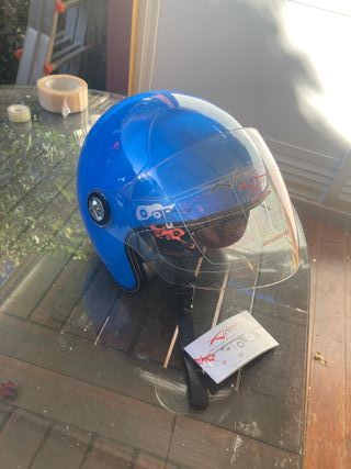 Casco de moto azul para ciclomotor