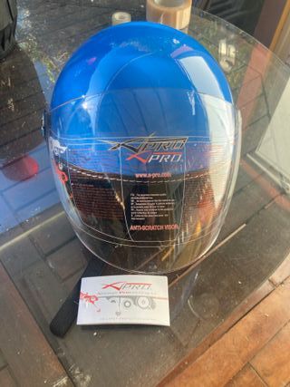 Casco de moto azul para ciclomotor