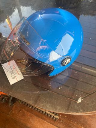 Casco de moto azul para ciclomotor