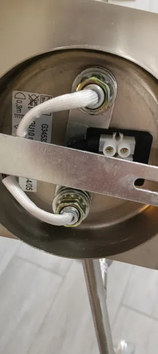 Lámpara de techo plateada con 4 focos