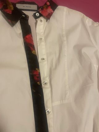 Camisa blanca algodón floral