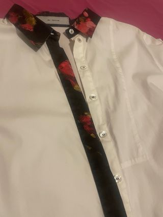 Camisa blanca algodón floral