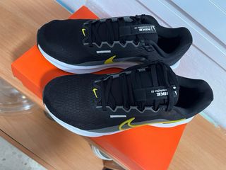 Zapatillas Nike Downshifter 13 Negras y Amarillas