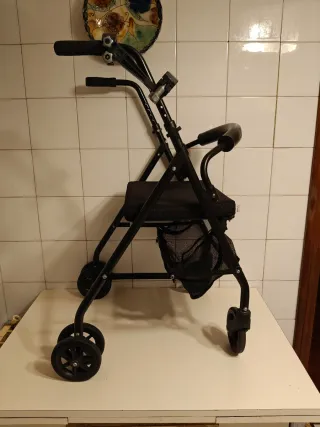 Andador Plegable con Asiento y Cesta