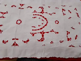 Centrino in tessuto bianco