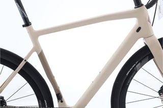 Megamo West AXS 12V (gravel) t.54 Reacondicionada