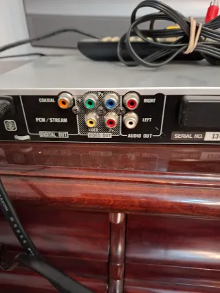 Televisor Sony Bravia y DVD, mando universal