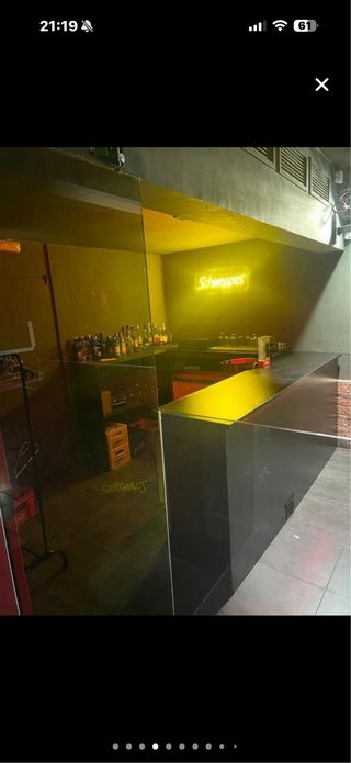 Local con licencia de pub en la calle principal