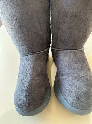 Botas forradas grises nuevas