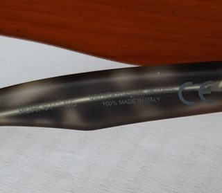 Gafas de sol Maui Jim Puhi grises polarizadas.