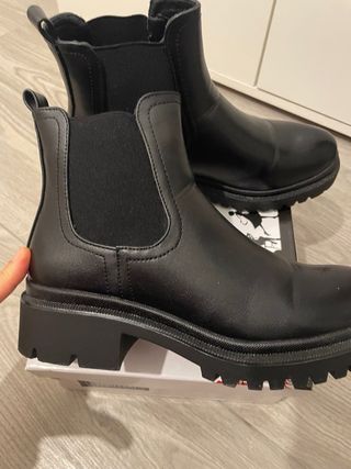 Stivaletti donna modello chelsea neri