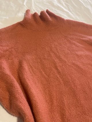 Suéter rosa cuello alto