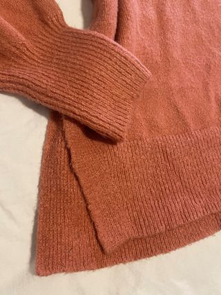 Suéter rosa cuello alto