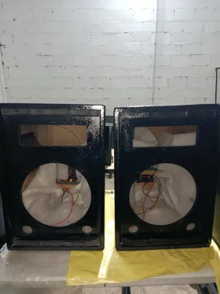 Cajas de altavoces WORK vacías