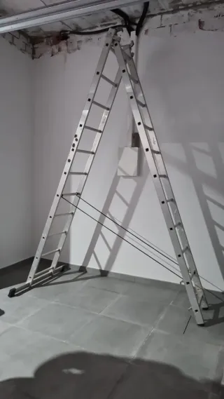 Escalera aluminio 11 peldaños x2