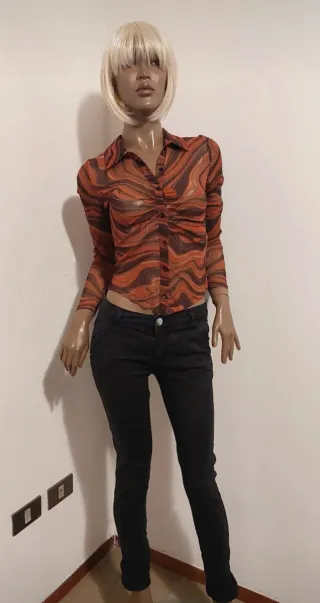 Camicetta fantasia marrone e arancione