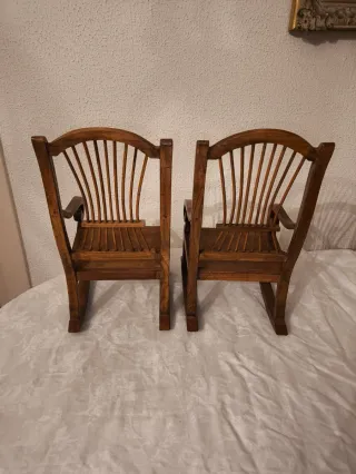 2 Mini Mecedoras de Madera 20x38x24