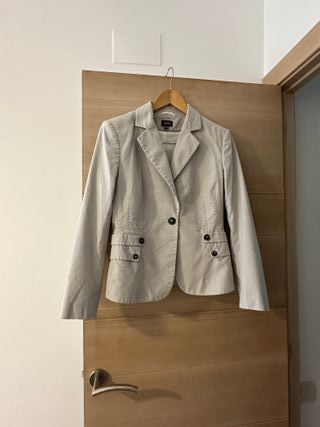 Conjunto Mexx Chaqueta y Falda Beige