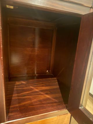 Aparador Salón Caoba con Cristal y Madera