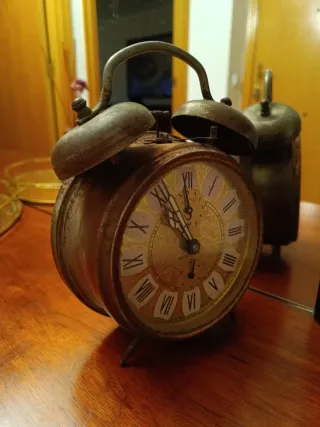 Antiguo Reloj Despertador Mecánico