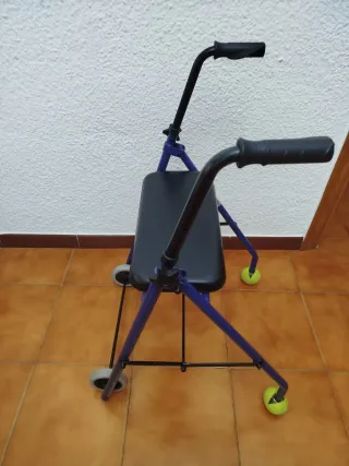 Andador Plegable con Asiento