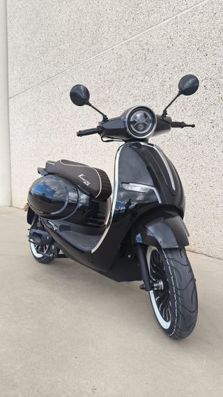 Moto Eléctrica Scooter 125cc Automática