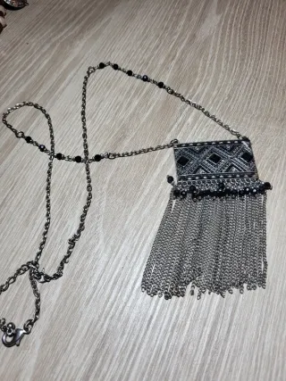 Collar étnico/boho con flecos plateado