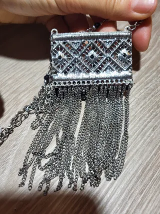 Collar étnico/boho con flecos plateado