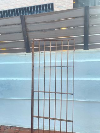 Puerta de hierro macizo