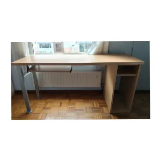 Mesa de estudio de madera