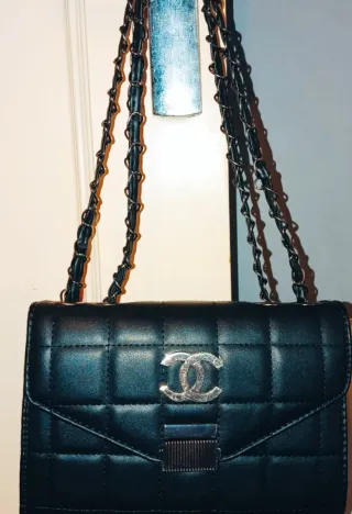 Bolso espectacular negro