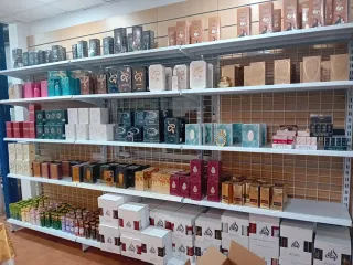 Colonia dorada y roja